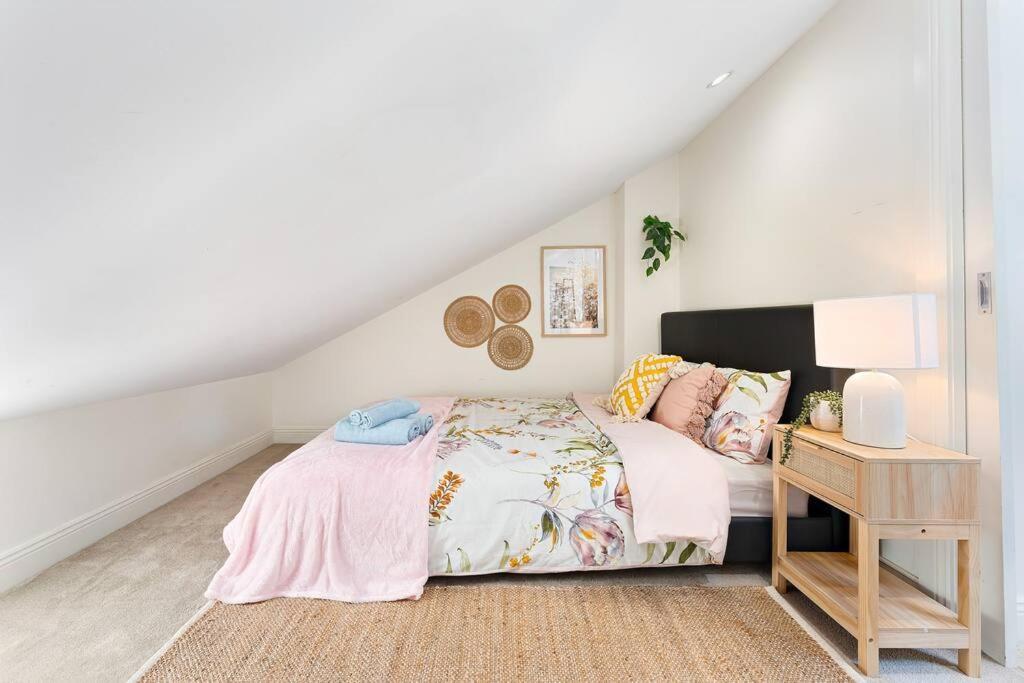 Holiday home Incredible 3br Neardarlingharbor