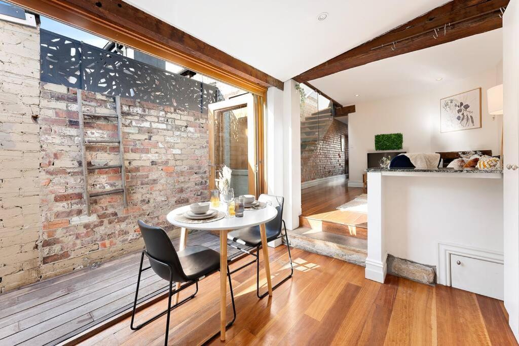 Holiday home Incredible 3br Neardarlingharbor *